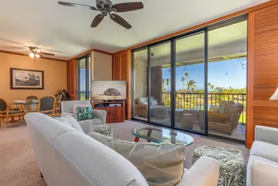 Image de Magnifique condo en bord de mer avec accès à la plage privée!