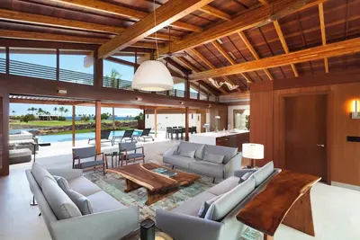 Image de Superbe maison de 4 chambres avec piscine privée et bain à remous, près du Beach Club