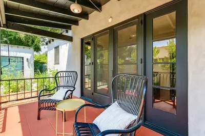 Image de 3b \/ 2bth Bright Modern Artistic Home - Cls To Randonnée pédestre