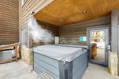 Image de Ski-in / ski-out sur Big Mountain w / cuisine gastronomique, une vue imprenable, et bain à remous