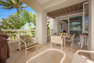 Image de Magnifiquement décoré! Très privé! Vue partielle sur l'océan! Palms à Wailea 2202