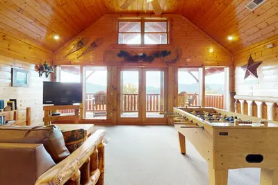 Image de Tout le meilleur: un bain à remous, salle de jeux, cheminée, vue superbe!