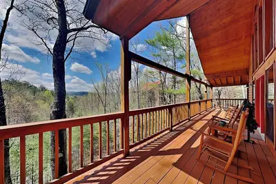 Image de Our Mountain Getaway, 3 chambres, 12 couchages, bain à remous, 2 jacuzzis, WiFi