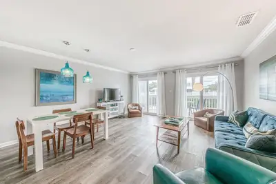 Image de Coastal Chic and Granite avec golf gratuit et activités! Sandpiper Cove 3100