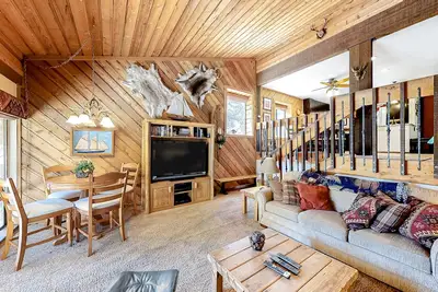 Image de Spacieux condo w / piscine partagée et un bain à remous - à proximité de Huntington Lake & China Peak