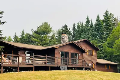 Image de Tranquillité d'esprit sur Namakagon est une maison de location de 5 salles de bain 2 chambres.