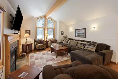 Image de 9 Hoodoo - Emplacement parfait sur Ft Rock Park - Cols Sharc, Ping Pong, bain à remous, cheminée