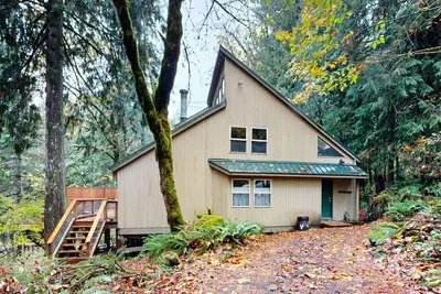 Image de Unique maison de montagne pour les chiens avec bain à remous privé et sauna! Seulement 6 min. en ville!