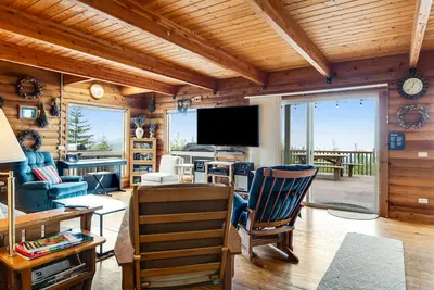 Maison spacieuse w / vue sur la montagne, bunkhouse et baignoire-hot-dogs Bienvenue!