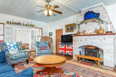Image de Ebbtide: 7 Br / 5 Ba maison à Tybee Island, 16 personnes