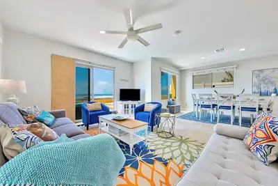 Image de Grande bord de mer condo de famille! 2 étages avec rez de chaussée terrasse, garage tandem