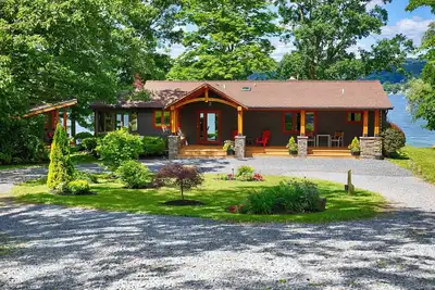 Image de Sunset Point: \"Upscale Keuka Lakehouse, Walk To Keuka Springs Winery! \"