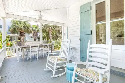 Image de Whitecaps: 5 Br / 4 Ba maison de ville à Tybee Island, pour 10 personnes