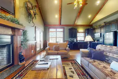 Image de Cabine confortable avec bain à remous privé et terrasse couverte - grande escapade romantique!