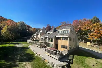 Image de Luxury Trailside Village Three Bedroom # 6 SkiOnSkiOff Great Eastern Ski Trai!