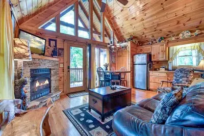 Image de Montagne Artistique, 2 chambres, 8 couchages, bain à remous, vue Mtn, bain à remous