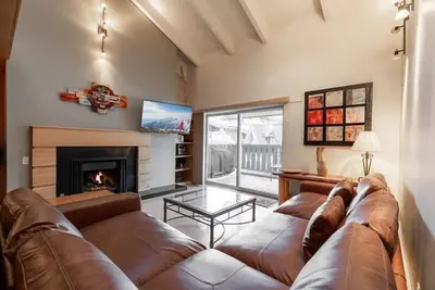 Image de Loft 3 chambres au cœur de Vail Village, piscine extérieure, bain à remous, garage