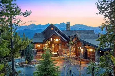 Image de Three Sisters Lookout - Private Luxury Home - Baldy Mountain