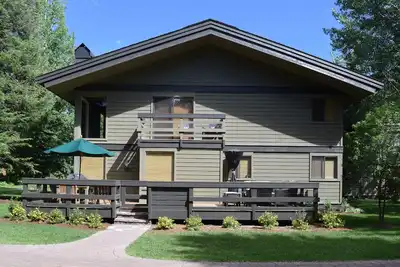 Image de Emplacement, emplacement, emplacement, avec accès à la piscine et au bain à remous Sun Valley Lodge!