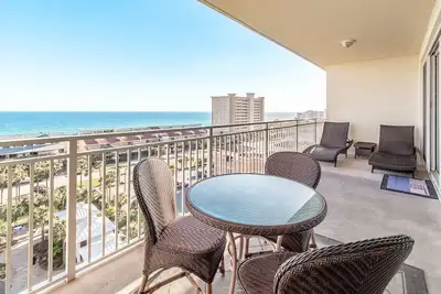 Image de TerSterling Shores 818-3br avec vue sur le golfe! Ft100ft 2 plage! 2Pools! 12 au 14 mai 851 $!