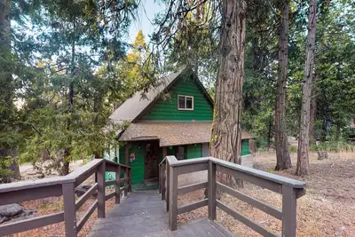 Image de Mignonne, cabine de chien-friendly dans un cadre boisé tranquille, votre propre parc à neige privé!