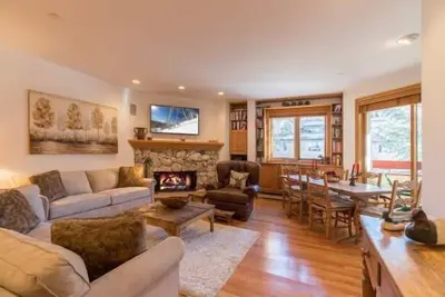 Image de Strawberry Park-Beaver Creek - Condominium supérieur Ski-in / Ski-Out