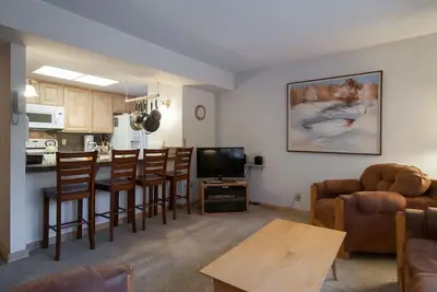 Image de Bonnes critiques et un excellent rapport qualité / prix! Lk Forest Glen avec piscines Hoa, bain à remous, plage Walk 2