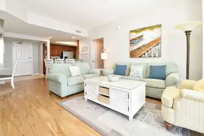 Image de Condo sophistiqué en bord de mer tropical avec balcon privé!