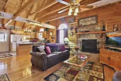 Image de Alpine Ski Lodge, 2 chambres, pour 6 personnes, près d'Ober Gatlinburg, bain à remous