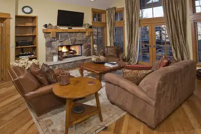 Image de Spacieux, luxueux Ski-In / Ski-Out w / vues, bain à remous! Bachelor Gulch, Beaver Creek