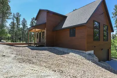 Image de Maison neuve 6 miles à Deadwood, à côté des sentiers de Vtt - 5 Br Near Deer Mountain!