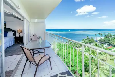 Image de Vues à couper le souffle sur l'océan dans cette magnifique Condo Shore Waikiki, cuisine complète