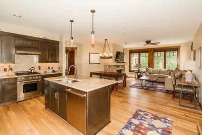 Image de High-end 2-bedroom w / Private Laundry, situé sur Main Street à Breckenridge