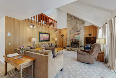 Image de Accueil familial w / 10 Sharc passes & spa privé - près du mont. Bachelier!