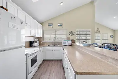 Image de Daydream Believer | 4 bdrm 2. 5 salles de bains | 10 couchages | Plage Vues dans Beachcomber!