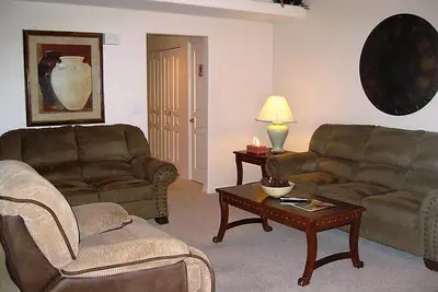 Image de Copropriété de deux chambres sur terrain de golf-250