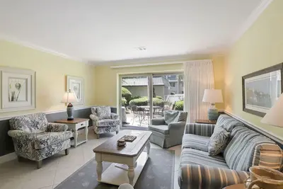 Image de Surf Court 74 -Mise à jour Forest Beach Townhouse