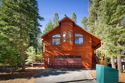 Image de Tahoma Charm - Nouvelle construction - Aire ouverte 3 Br avec bain à remous privé