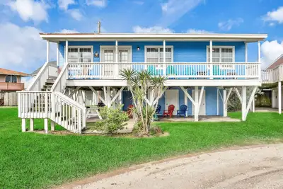 Image de Maison Bayfront conviviale pour chiens avec vue sur l'eau et accès au quai!