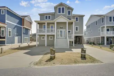 Image de Semi-Oceanfront: seulement 70 étapes pour accéder à la plage! Ascenseur! Piscine chaufee! Animaux, table de billard, HotTub