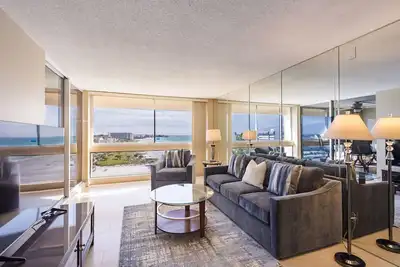 Image de Unité 98- 1 chambre 1 salle de bain copropriété avec vue partielle sur le golfe du Sud