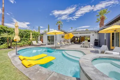 Pool Home + Pétanque & Putting Green - Sables Chauds