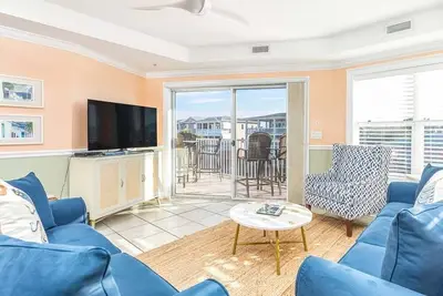 Image de Parfait lieu de vacances en famille! Condo avec unité de coin avec vue sur la mer, complexe en bord de plage avec trois piscines