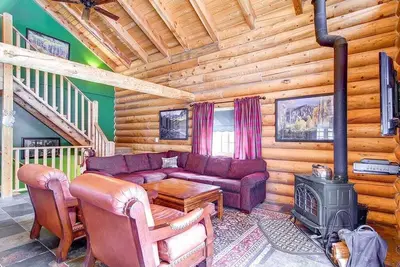 Profitez d'une véritable escapade en montagne dans la maison de notation rustique mise à jour près de tout