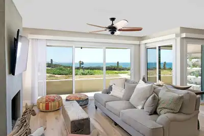 Image de Oceanfront Gem - 3 chambres / 2. 5 salles de bain, accès direct à la plage