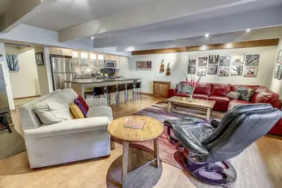 Image de Magnifique condo élégant à 100 mètres de la télécabine