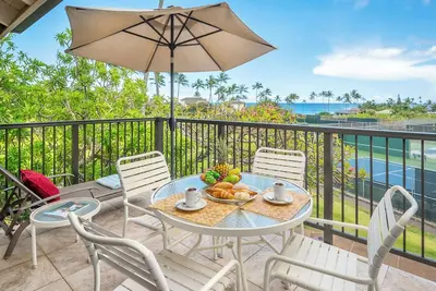 Image de Poipu Vacation Rental Suite Surplombant une ceinture verte luxuriante \"A / C Bedroom\" * Kahala 224 *