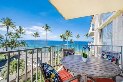 Image de Awesome Oceanfront Location - 2bd / 2ba - commence à 220 $. 00 / nt - Kamaole Nalu # 502