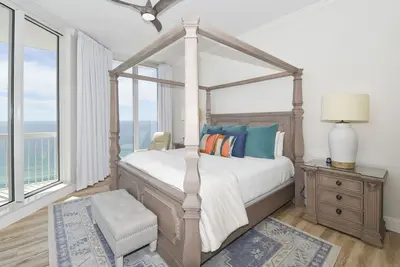 Image de Condo haut de gamme croustillant et côtier avec balcon privé!