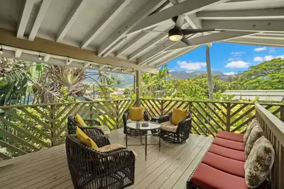 Image de Marchez vers les plages de Hanalei, la montagne spectaculaire et les vues sur la cascade